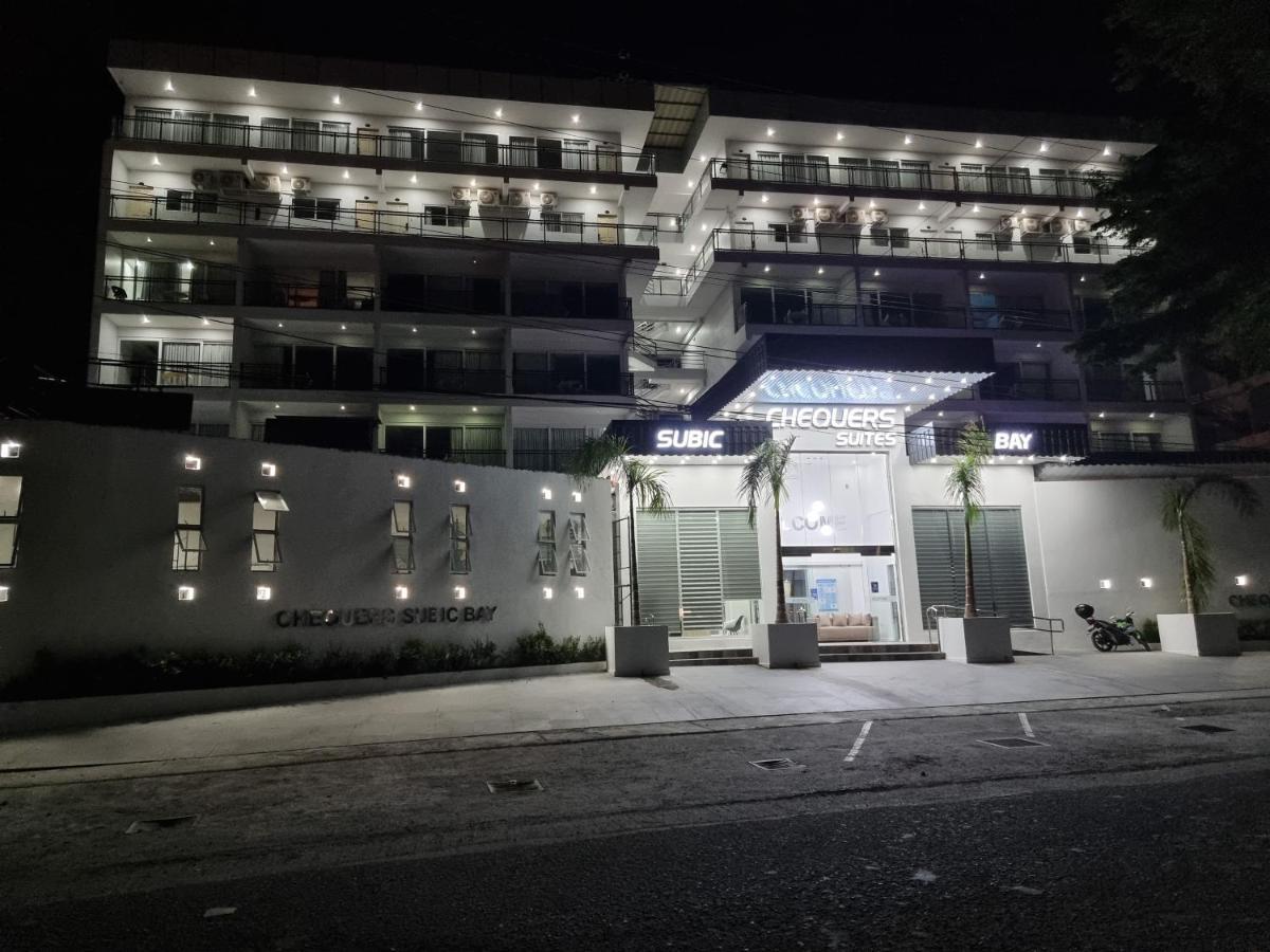 Chequers Suites Subic Bay اولونجابو المظهر الخارجي الصورة