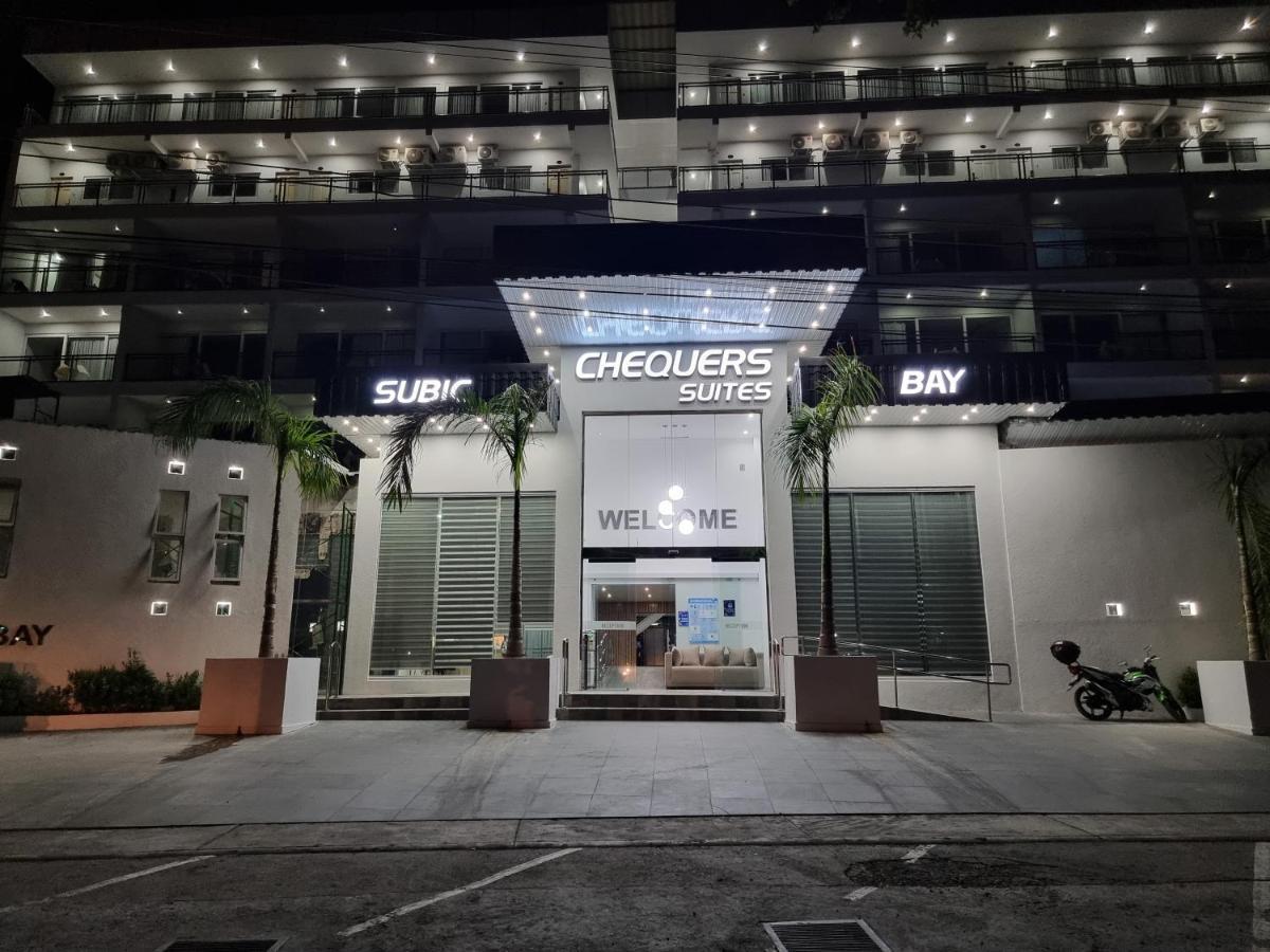Chequers Suites Subic Bay اولونجابو المظهر الخارجي الصورة