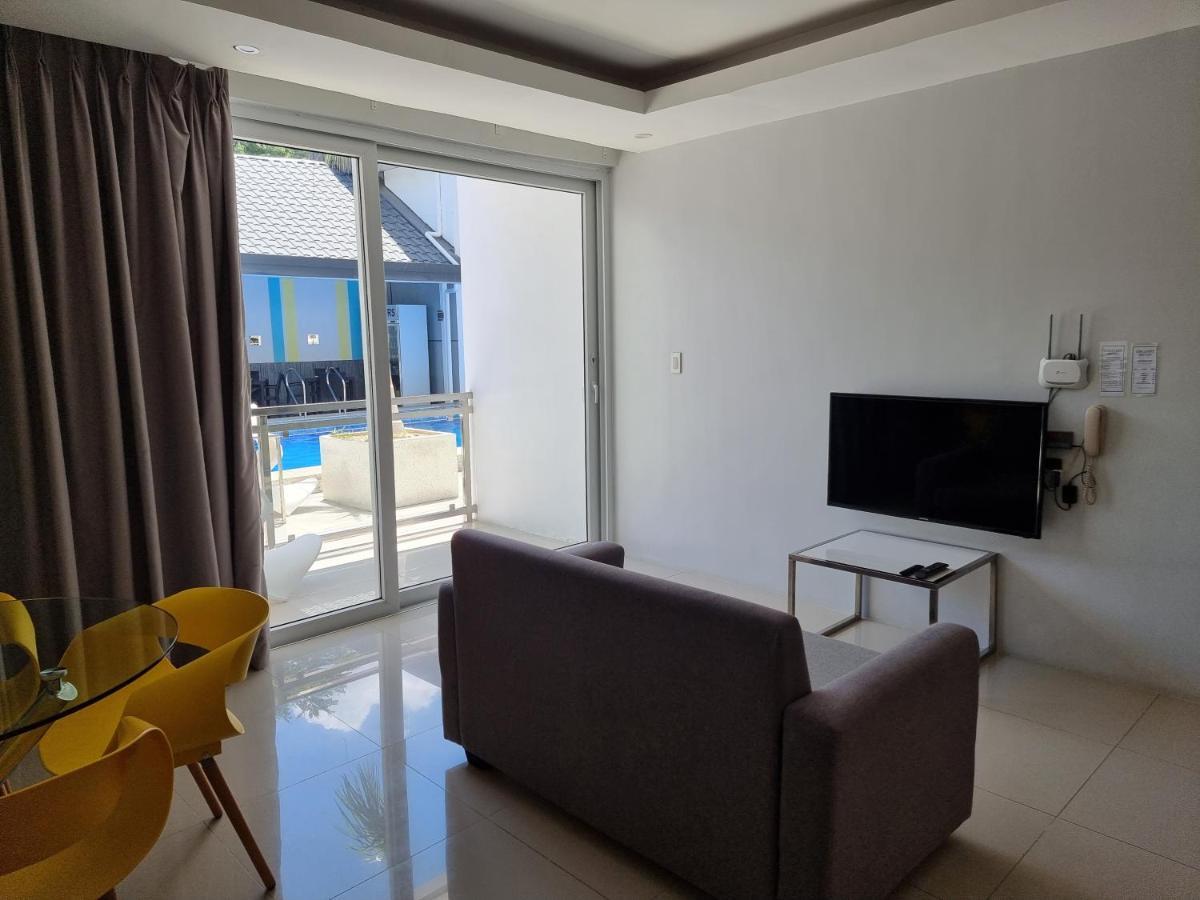 Chequers Suites Subic Bay اولونجابو المظهر الخارجي الصورة