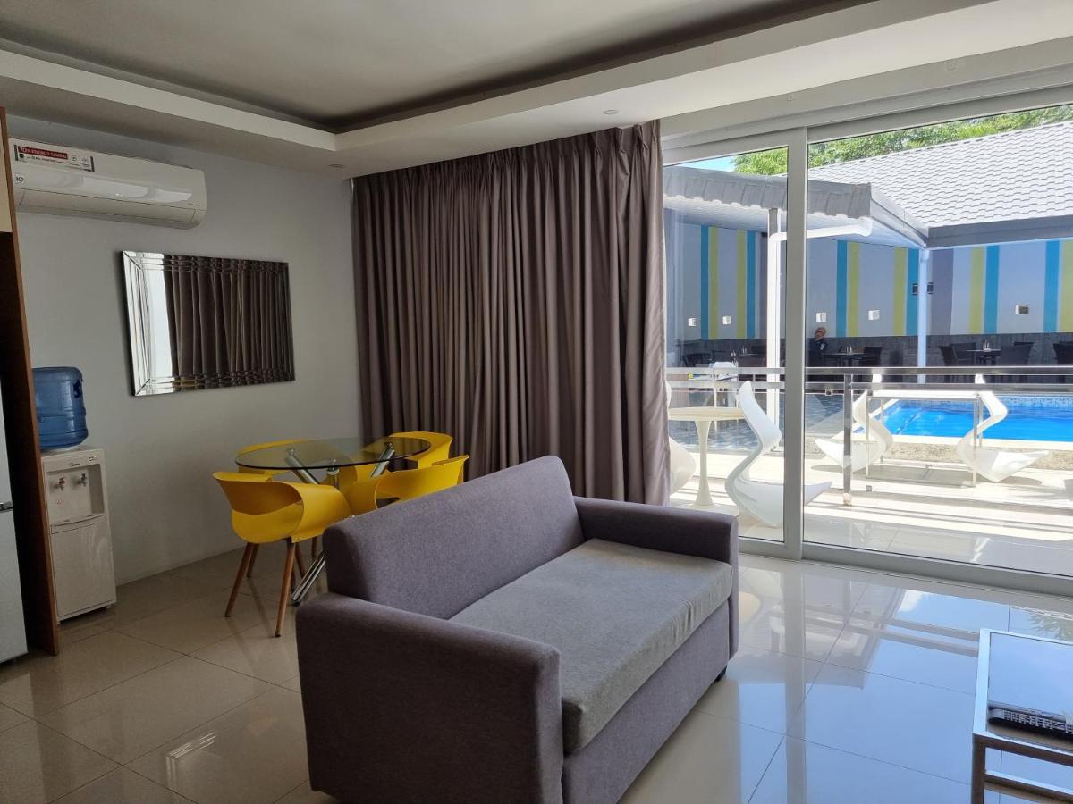 Chequers Suites Subic Bay اولونجابو المظهر الخارجي الصورة
