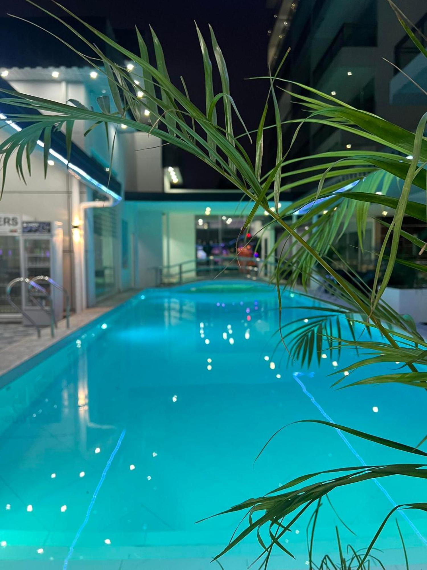 Chequers Suites Subic Bay اولونجابو المظهر الخارجي الصورة