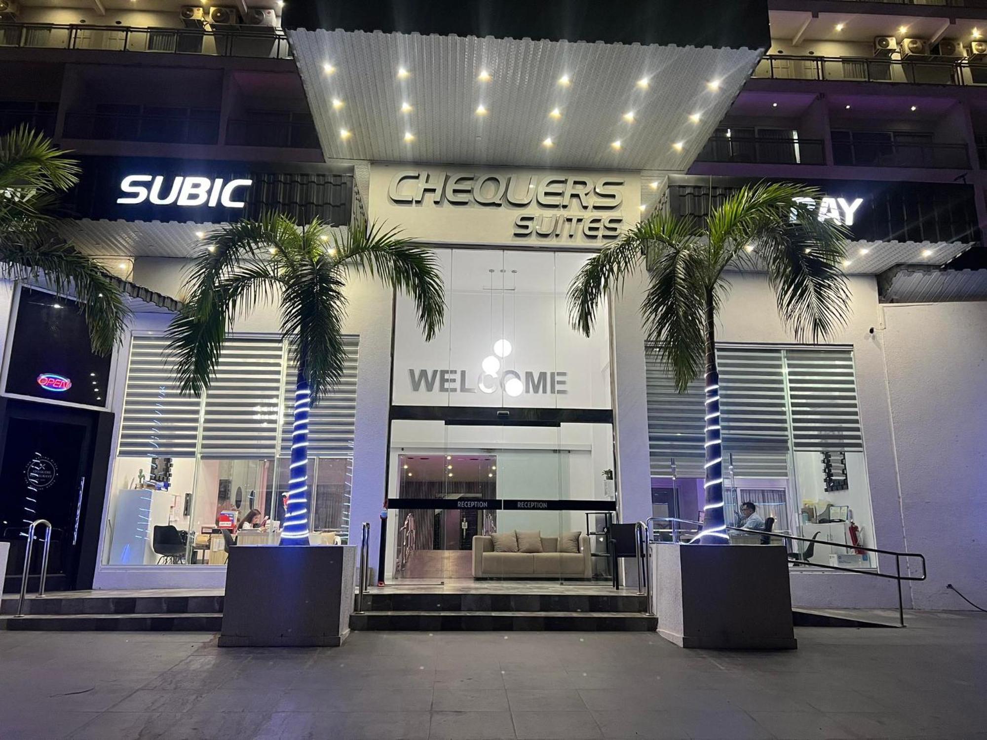 Chequers Suites Subic Bay اولونجابو المظهر الخارجي الصورة