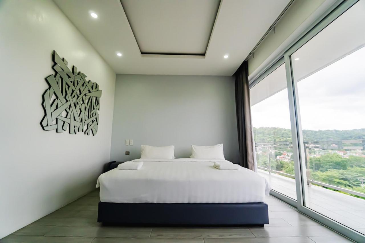 Chequers Suites Subic Bay اولونجابو المظهر الخارجي الصورة