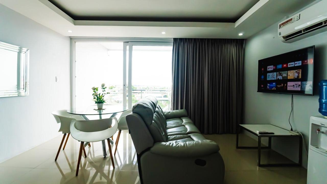 Chequers Suites Subic Bay اولونجابو المظهر الخارجي الصورة