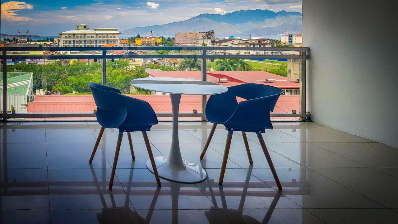 Chequers Suites Subic Bay اولونجابو المظهر الخارجي الصورة